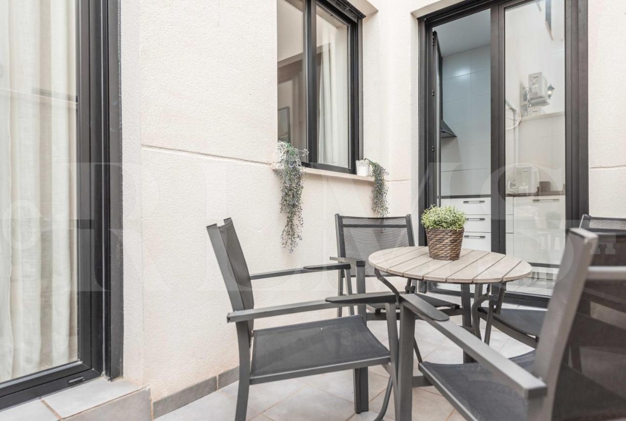 מאלגה 3Br Apartment With Parking And Patio In The Center By Rems מראה חיצוני תמונה